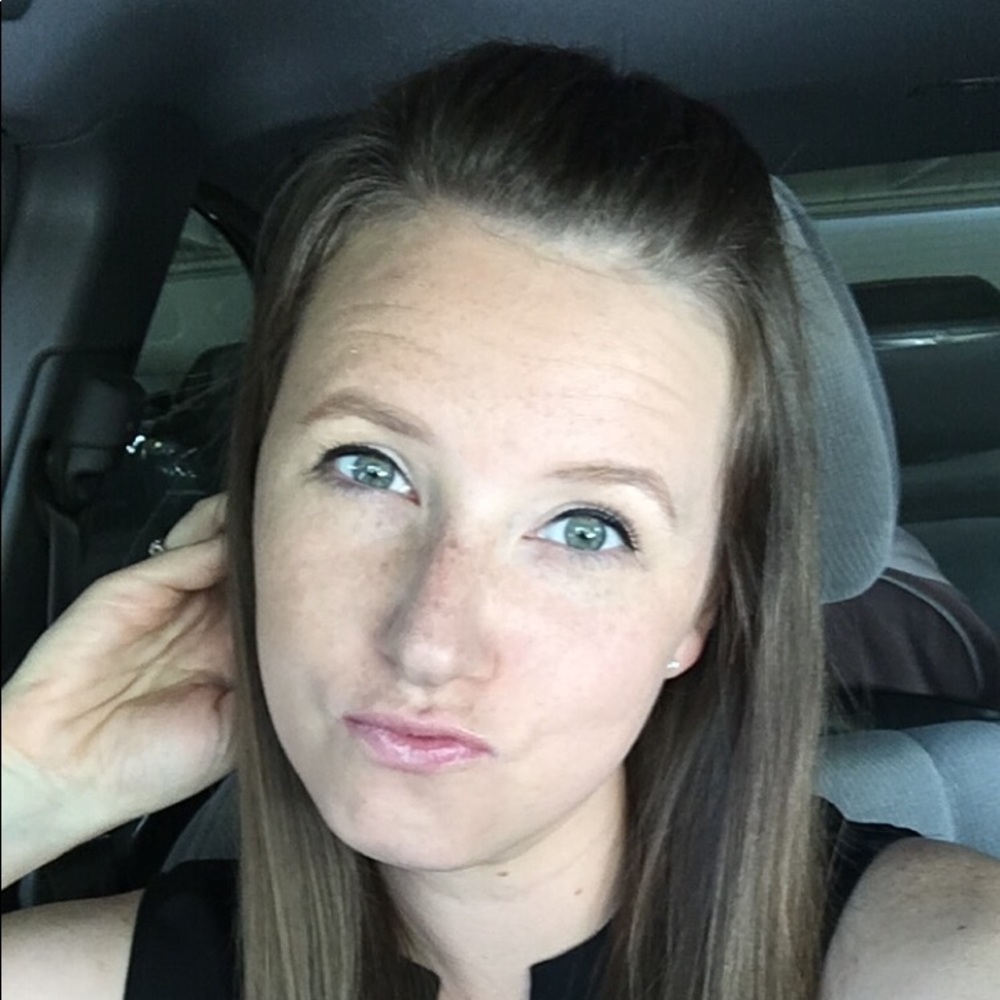 Meet your Posher, Joelle